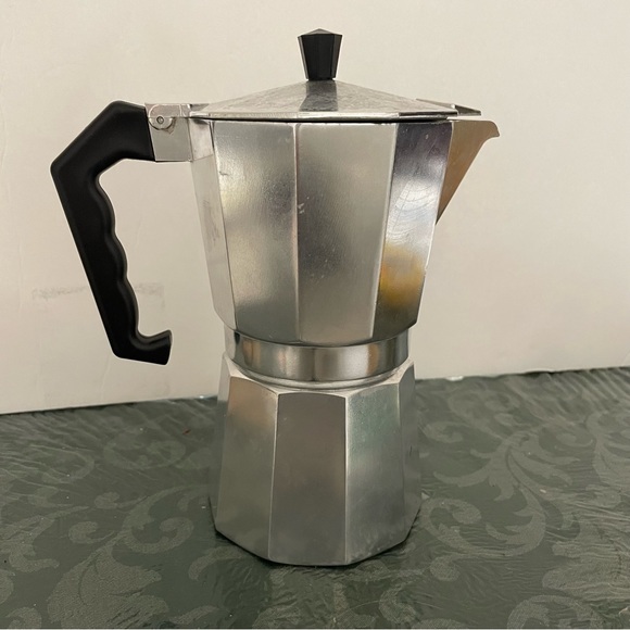 Espresso Maker -Gnali & Zani brand , 6 cup, aluminum, designed in Italy - Picture 3 of 16